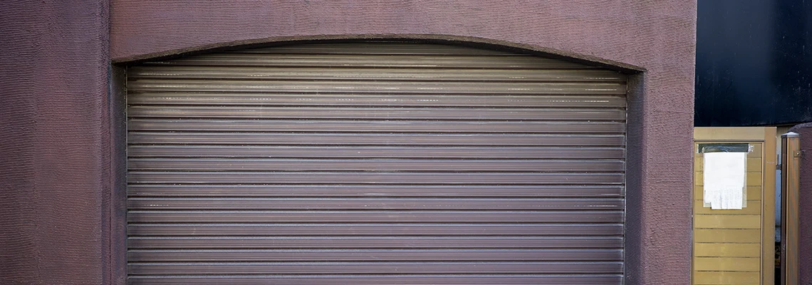 Fallen Garage Door Worn Rollers Replacement in Lakeland, Florida